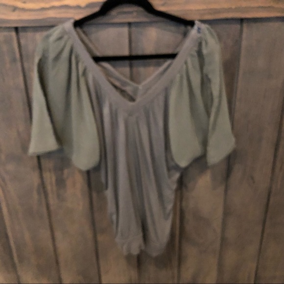 Candies jeweled v neck top - Picture 4 of 4